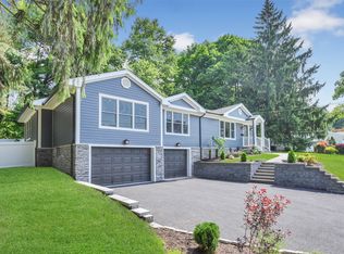 96 Brook Rd, Park Ridge, NJ 07656