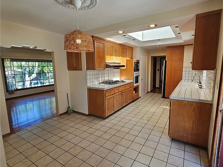 12627 Manor Dr — Photo 11