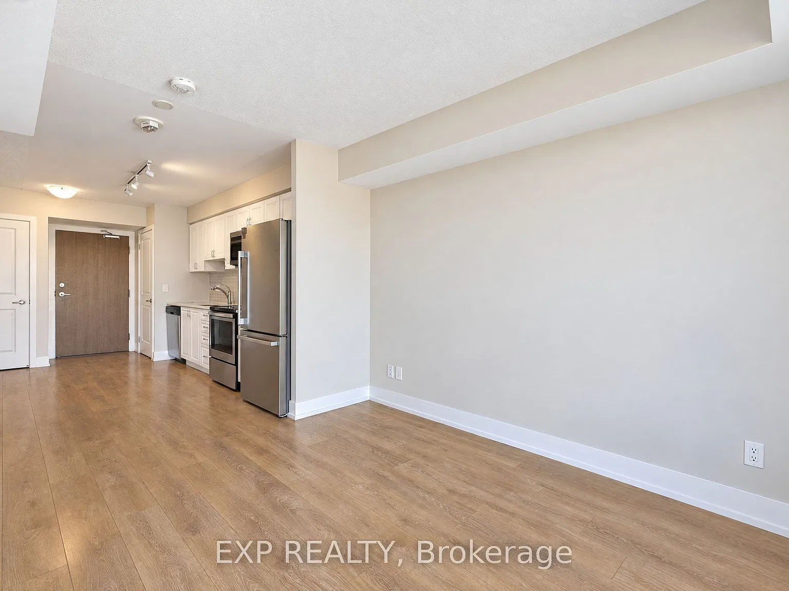 2 bed, $2,050 — Photo 4