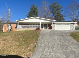 1916 Clearwood Dr, Johnson City, TN 37604