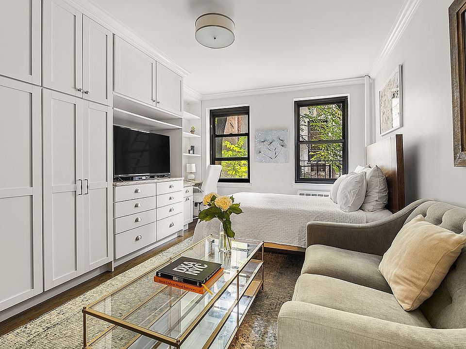 1st image of 20 Jane St APT 2C