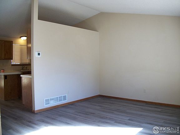 3rd image of 4076 Sheridan Ave