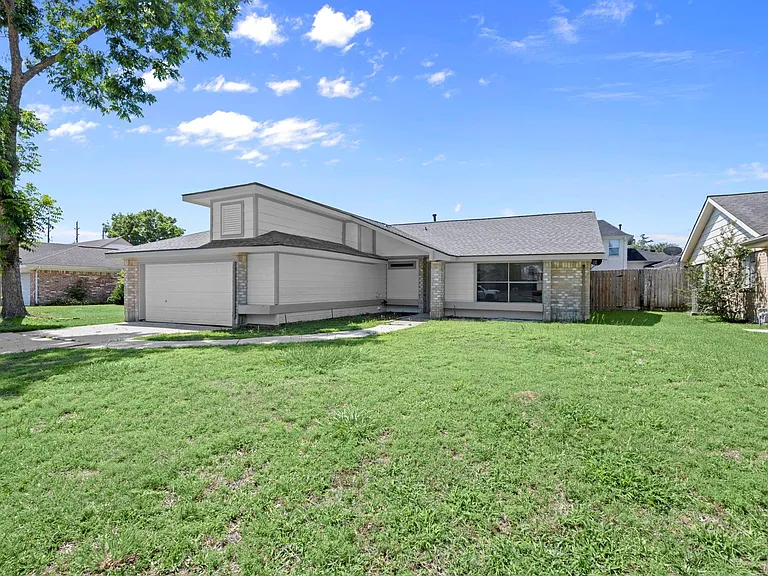 7415 Creekfield Dr — Photo 32