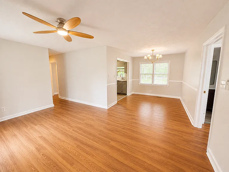 1506 Swainey Ave — Photo 4