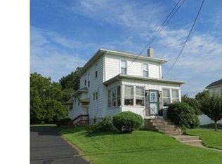 528 Davis Rd, Barrington, NJ 08007