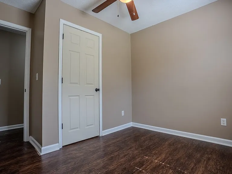 1433 Dustin Dr — Photo 15