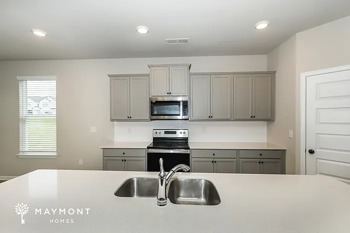 1547 Stinson Ln — Photo 8