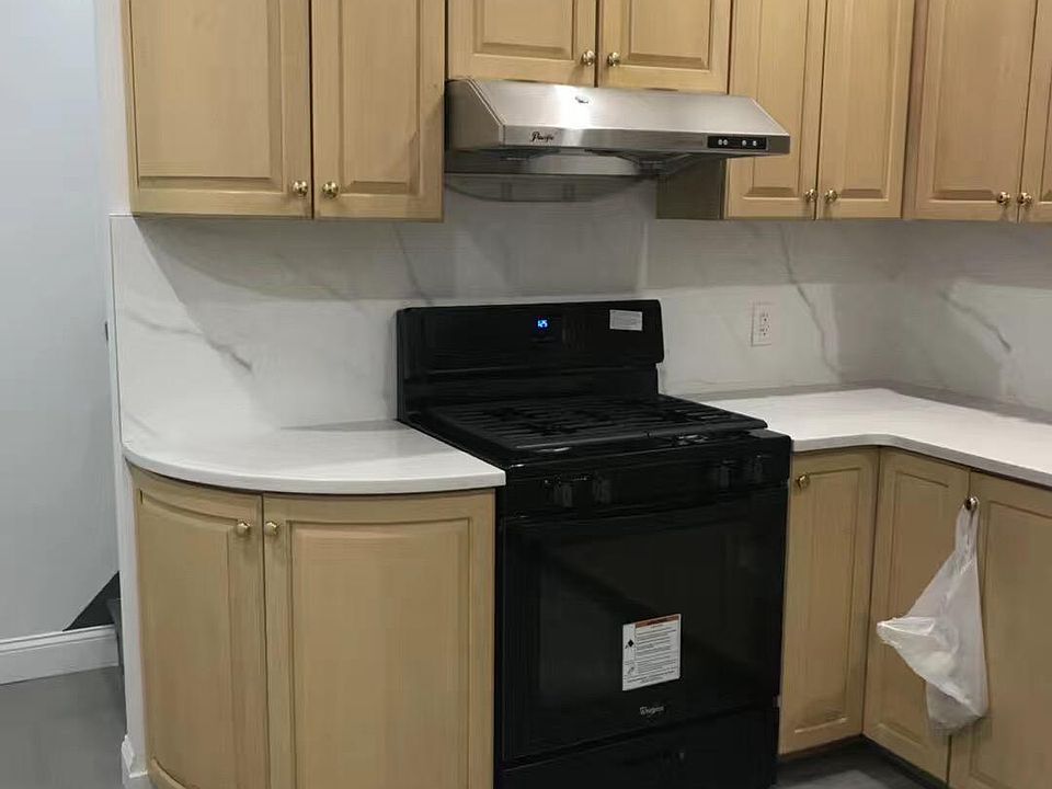 2nd image of 601 S 48th St #2