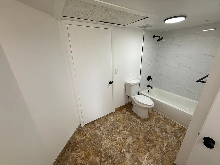 2851 N Oakland Forest Dr #307 — Photo 17
