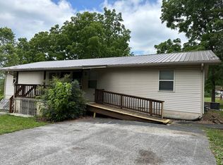 892 Woodlawn Rd, Crossville, TN 38555