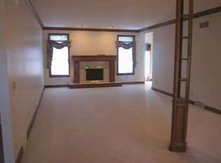 6896 Red Deer Cir NW, Canton, OH 44708