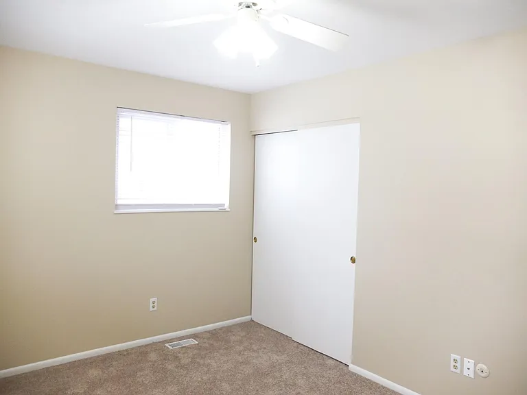 35 Renwood Pl — Photo 13