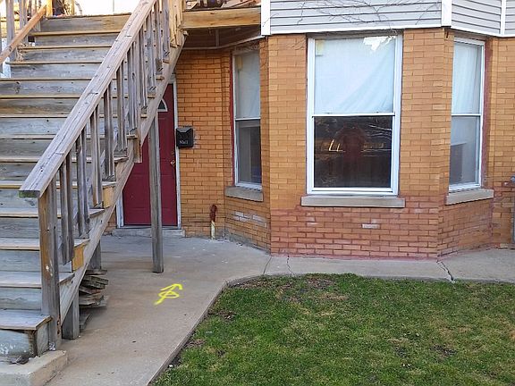 4th image of 2845 N Maplewood Ave #1