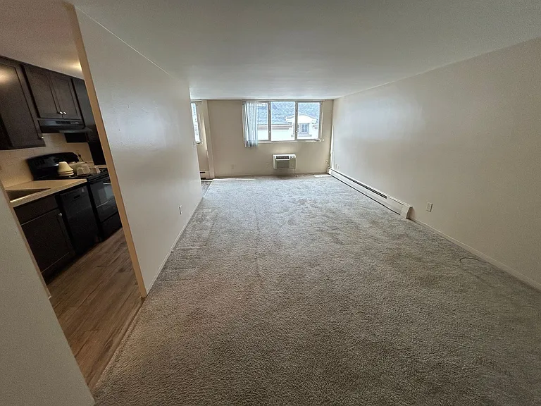 Executive Apartments — Photo 7
