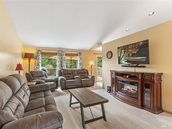 2nd image of 4918 107th Pl NE