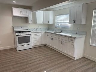 2nd image of 1510 N Durant St #100