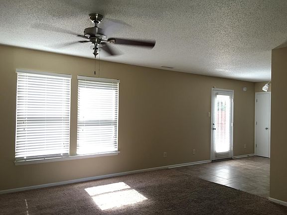 3rd image of 9025 Southernwood Way
