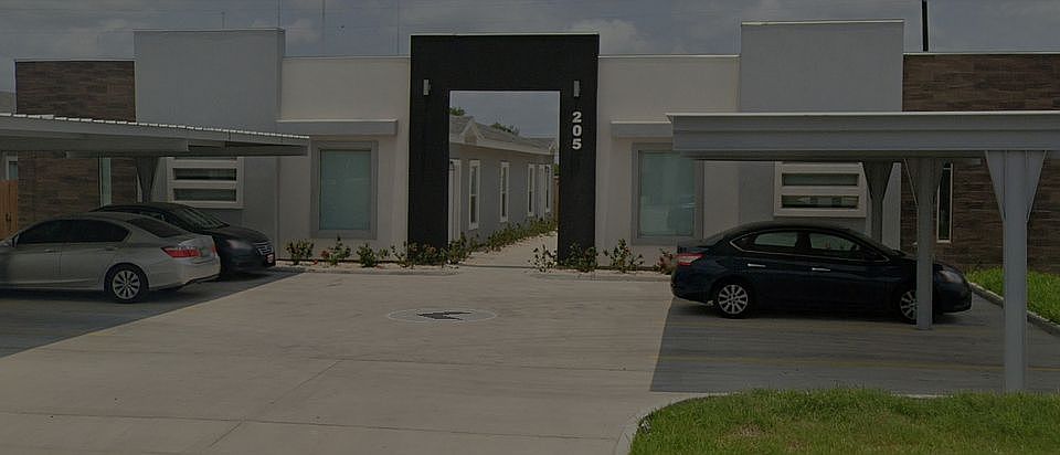 1st image of 205 N Closner Blvd