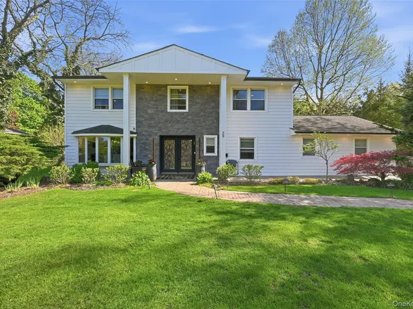 35 Elm Drive, East Hills, NY 11576