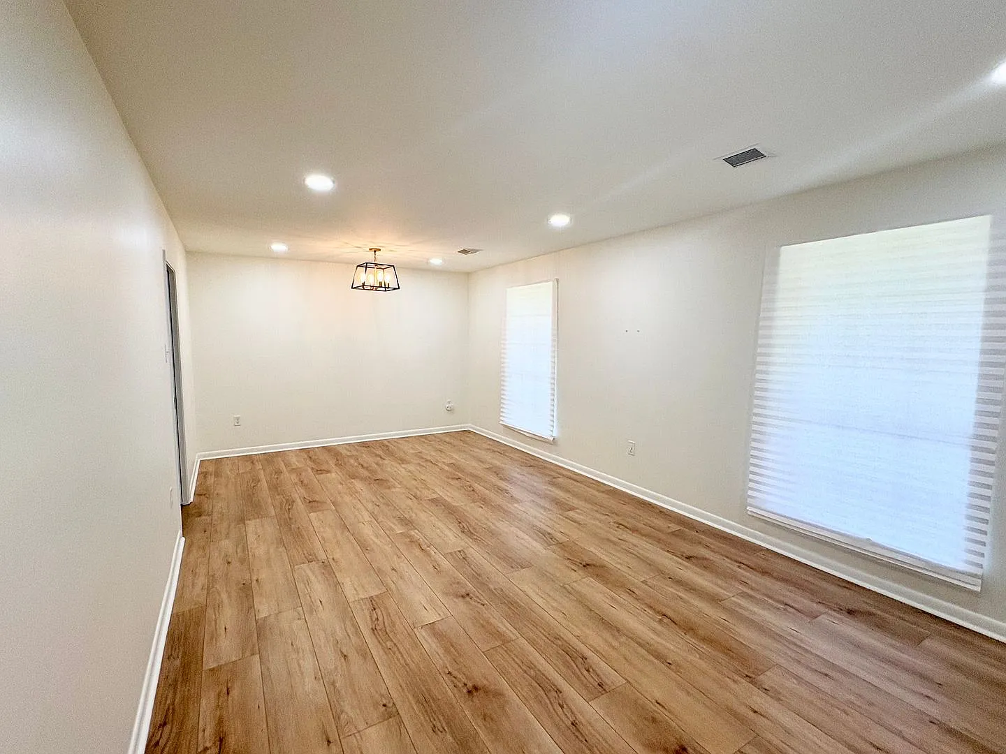 New Price Newly Renovated 3BR/2.5 BA home — Photo 4