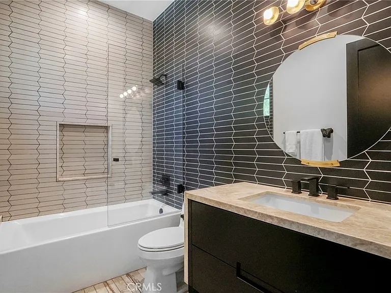 4961 Edgerton Ave — Photo 36
