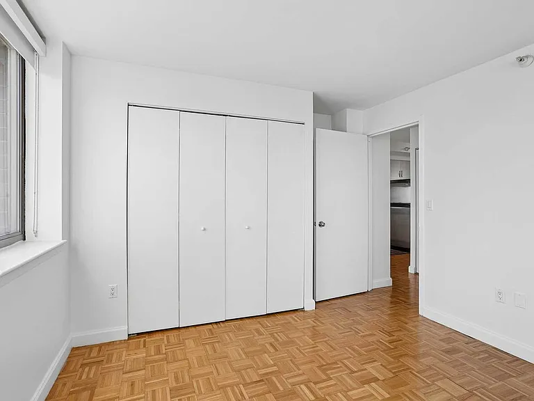 360 W 43rd St #N8H — Photo 13