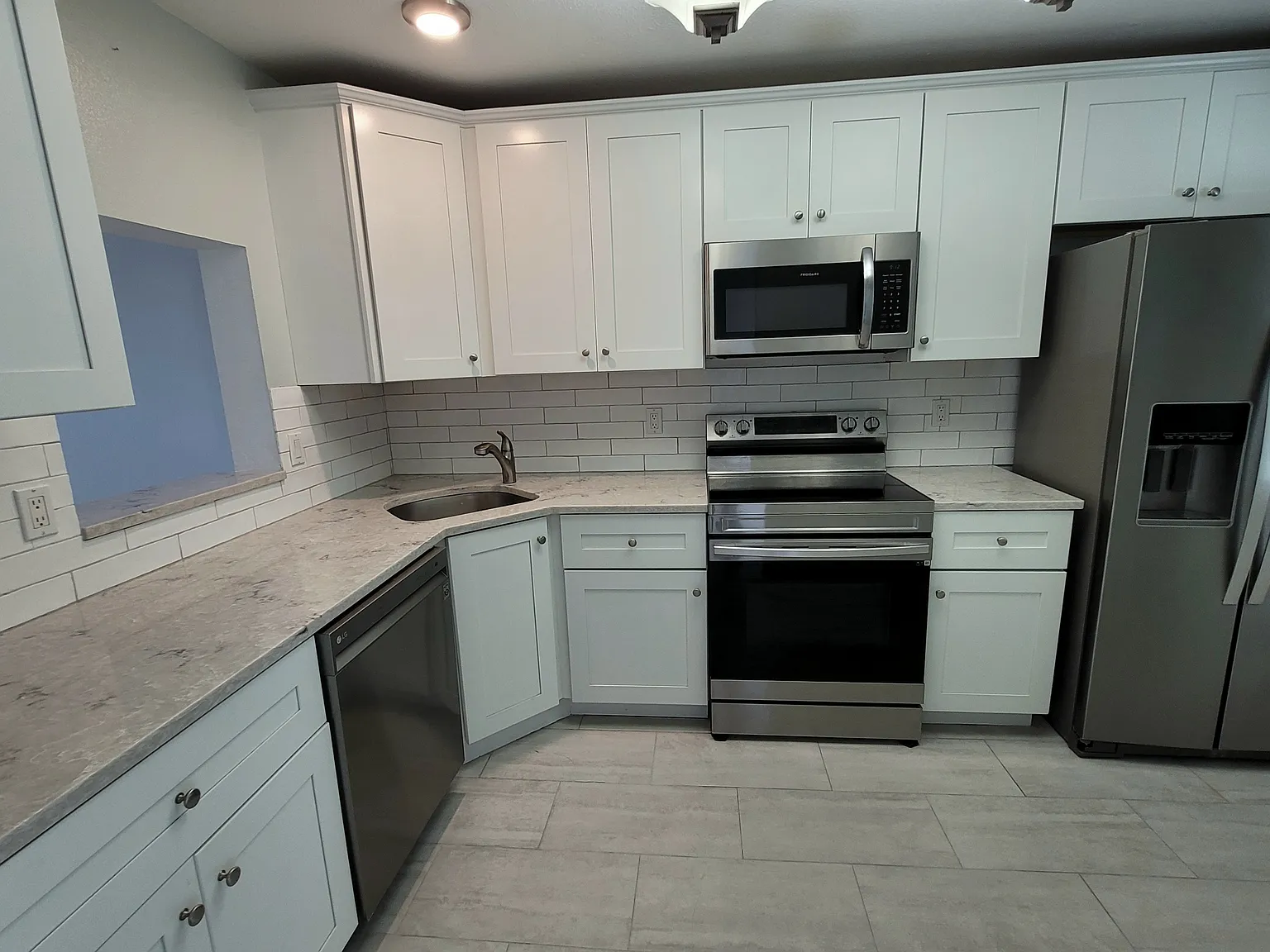2 bed, 1000 sqft, $1,395 — Photo 2