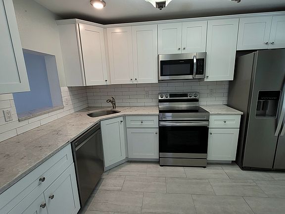 2nd image of 729 Capri Isles Blvd
