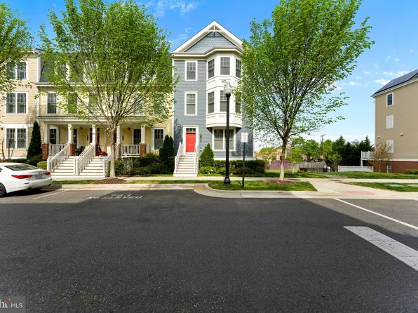 1328 Van Valkenburgh Ln, Alexandria, VA 22301