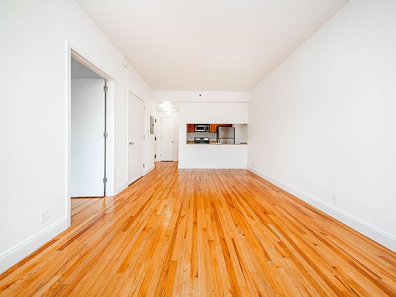 4th image of 40-13 Broadway #2D