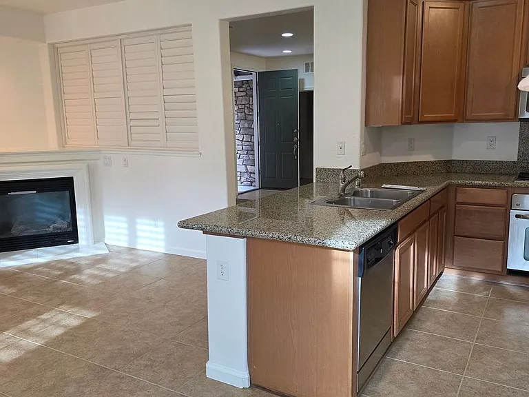 1815 Wind Ranch Rd #B — Photo 8