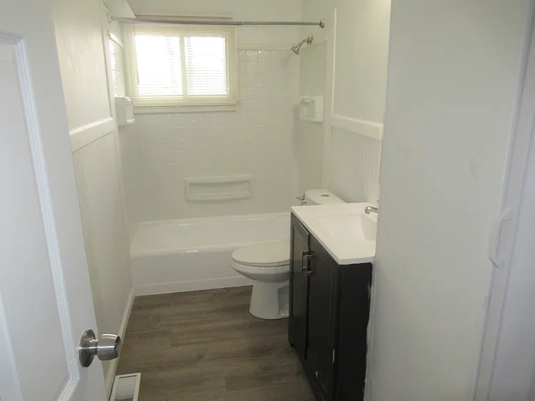 1462 Harvard Dr — Photo 12