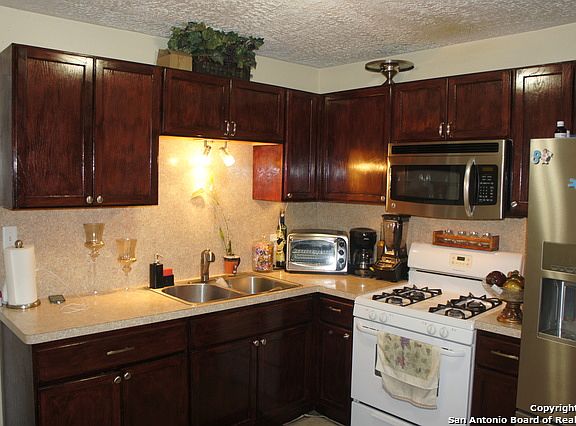 3rd image of 3015 Big Horn Dr