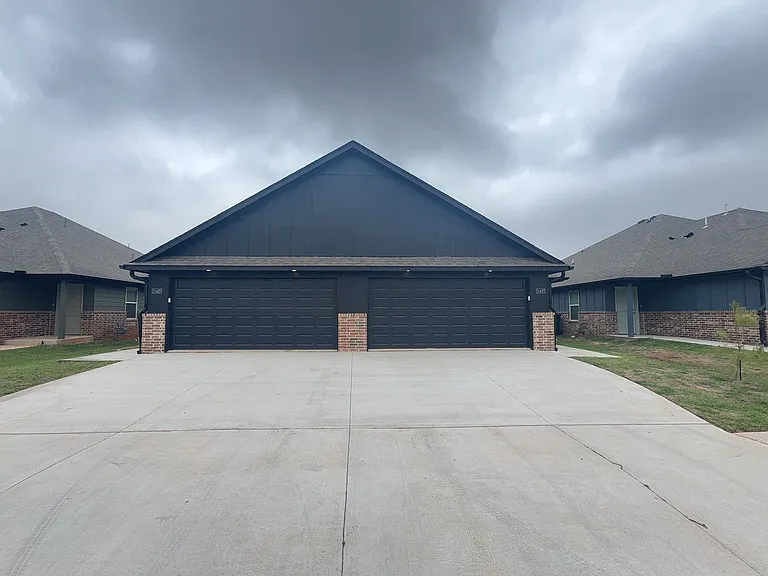 11425 University Dr — Photo 4