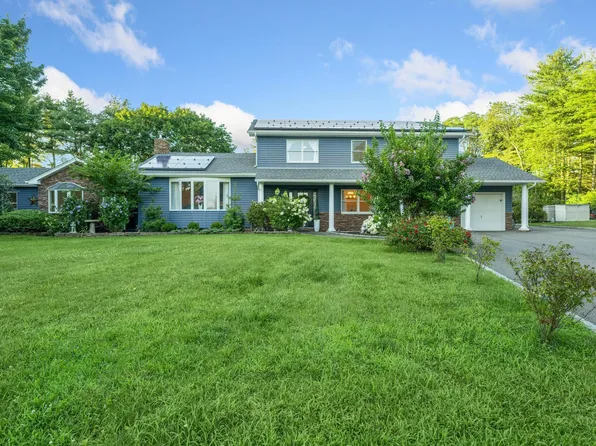 8 Caramel Court, Commack, NY 11725