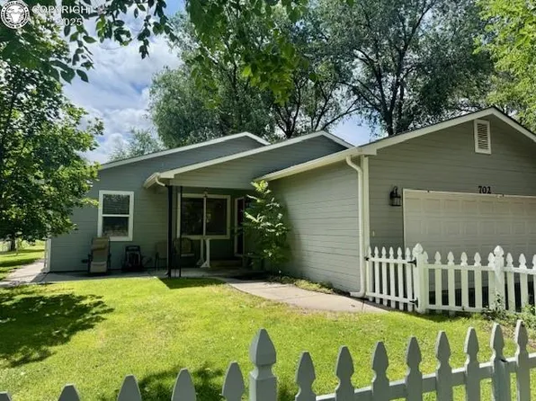 702 E 8th St, Florence, CO 81226