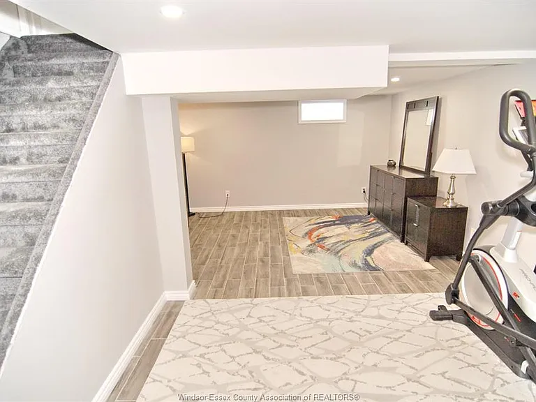 10357 Shenandoah Cres — Photo 14
