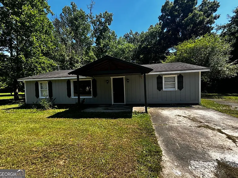 151 Hennon Dr NW — Photo 1