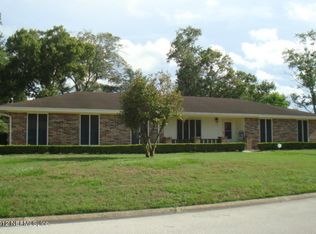 7420 Maple Tree Dr, Jacksonville, FL 32277