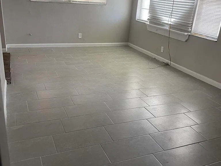 1400 Hillcrest Dr — Photo 3