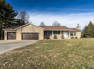 809 Glen Crossing Rd, Glen Carbon, IL 62034