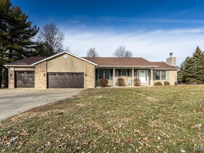 809 Glen Crossing Rd, Glen Carbon, IL, 62034