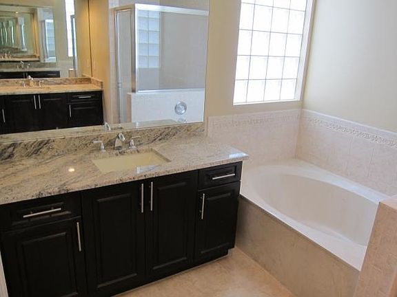 3rd image of 5305 Sancerre Cir