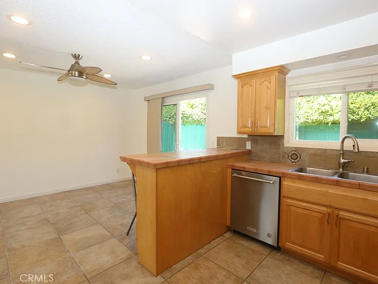 16572 Patricia Ln — Photo 8