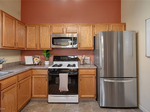 5th image of 2033 Maitland Ave