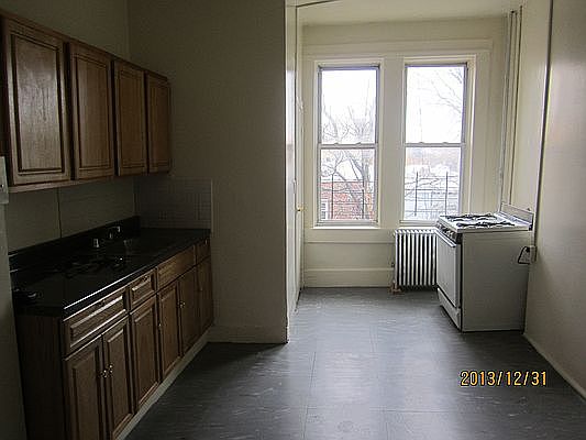 5th image of 2304 Atlantic Ave APT 4L