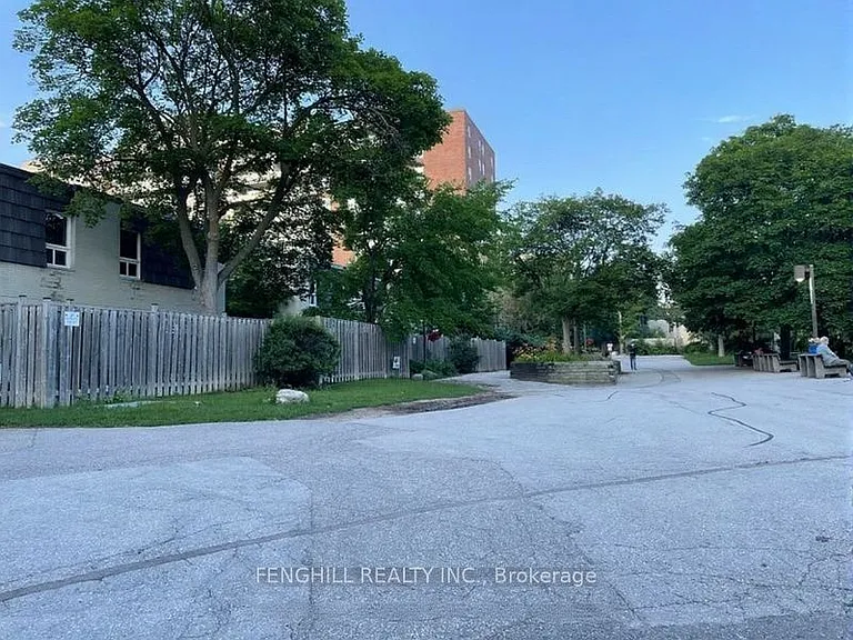 29 Four Winds Dr #11 — Photo 10