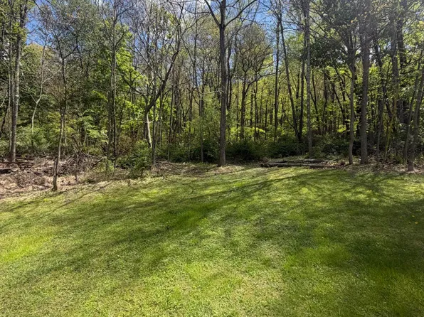 Hedge Ln, Coal Township, PA 17866