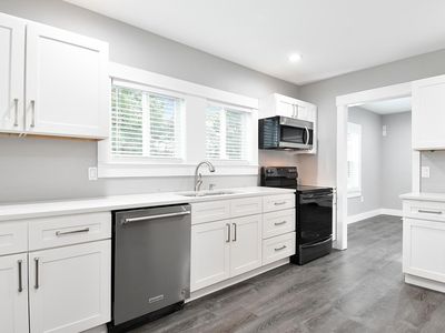 8 NE 109th Ave, Portland, OR, 97220