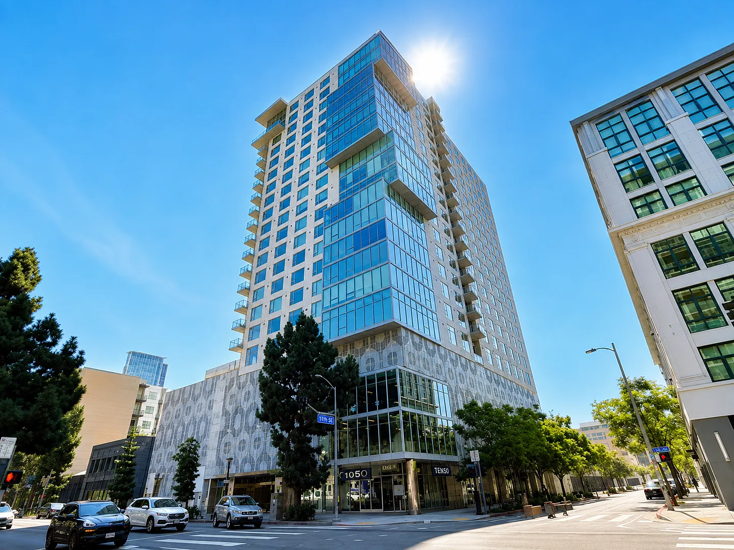 2 bedroom 2 bath Highrise — Photo 1
